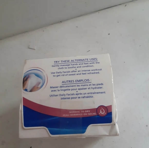 Discontinue olay Dayly Faciale Hydrating Cleansing Clothes Gently Cleanses... - Picture 2 of 10